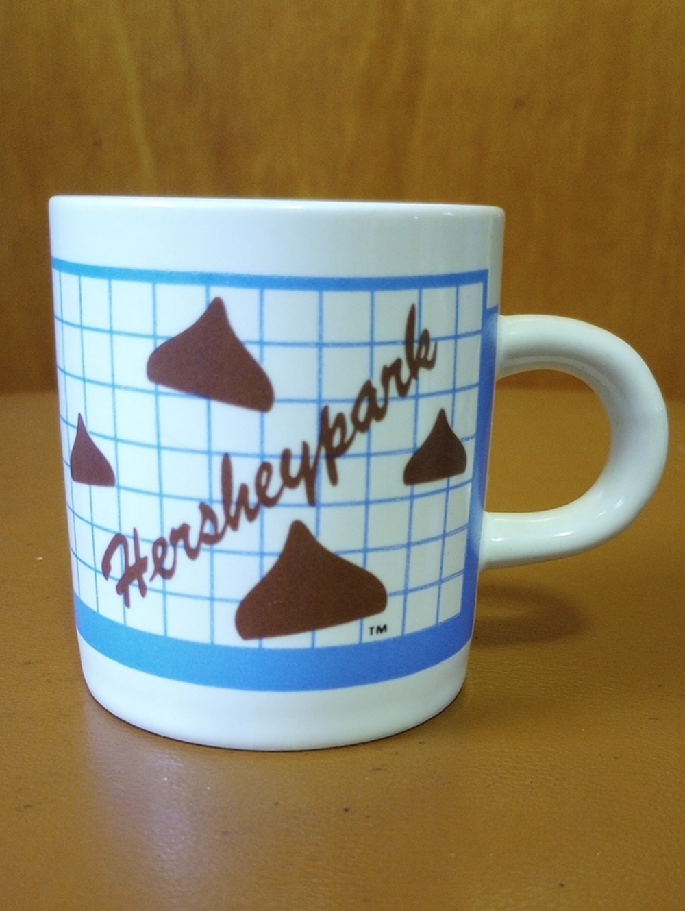 Hersheypark Vintage Chocolate Kiss Souvenir Mini Stoneware Mug. White Brown Blue